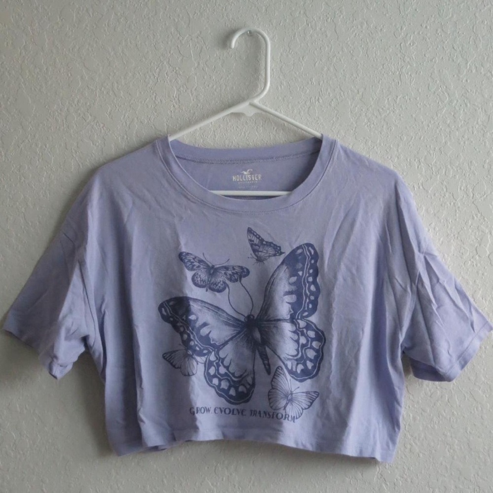 Hollister Women's Lavender Butterfly Graphic Tee